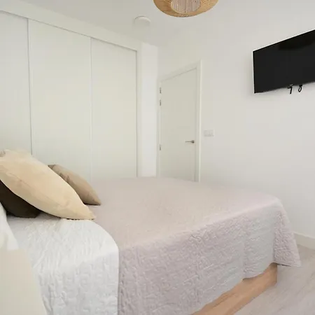 Galihost - En Playa De Compostela