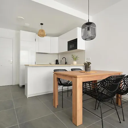 Galihost - En Playa De Compostela